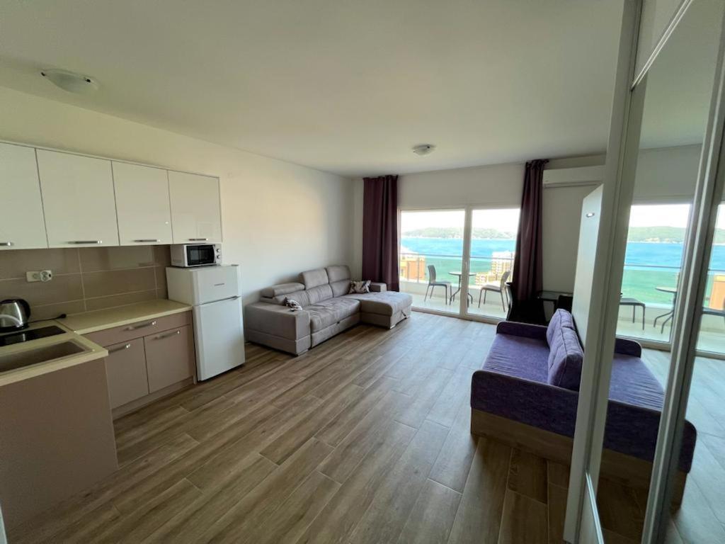 Apartments Gc 3 Rafailovici Luaran gambar