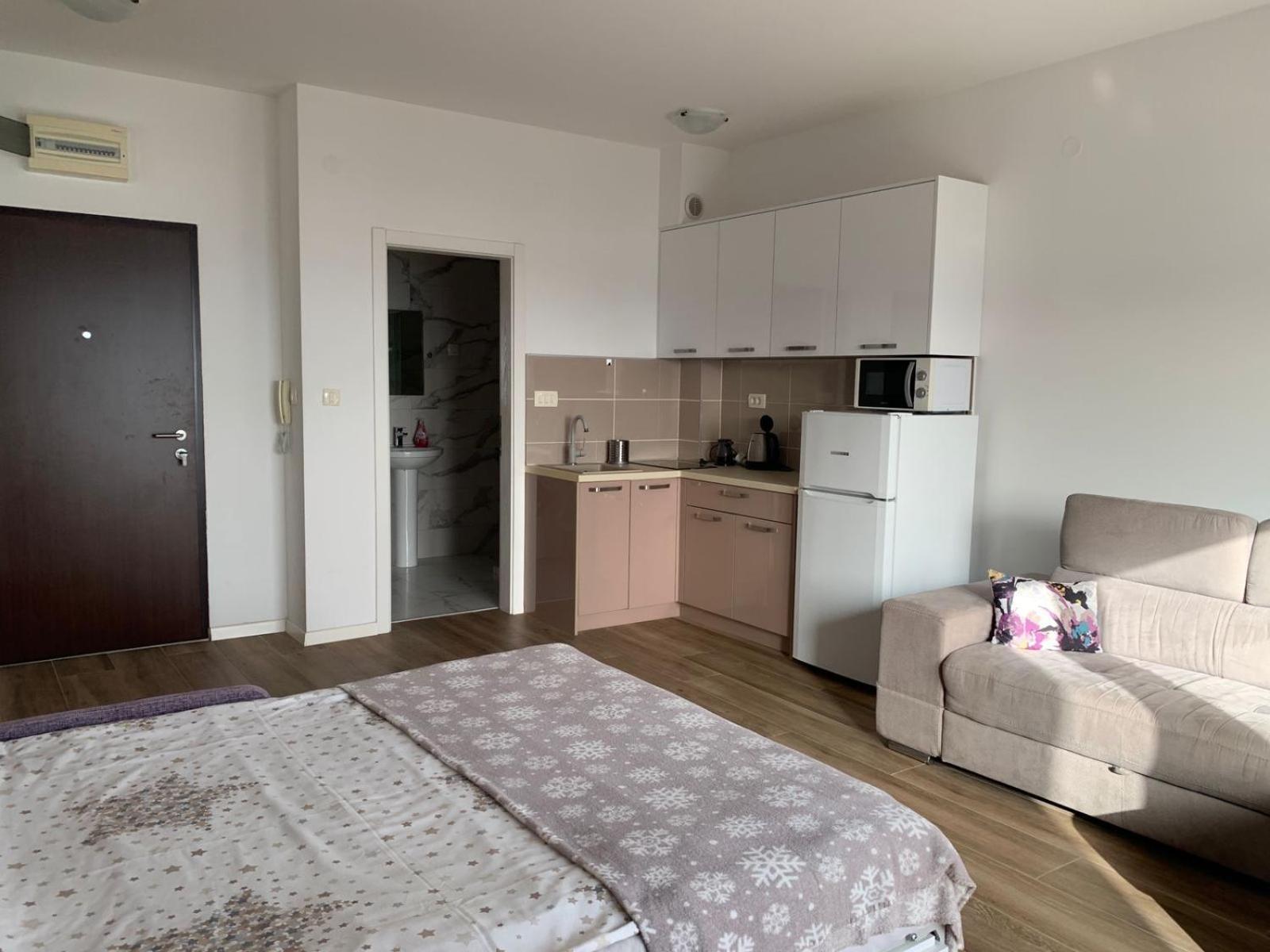 Apartments Gc 3 Rafailovici Luaran gambar